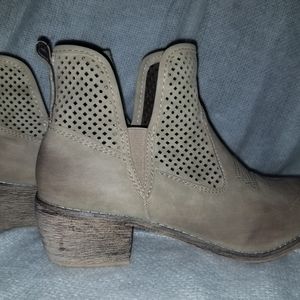 Ankle boots